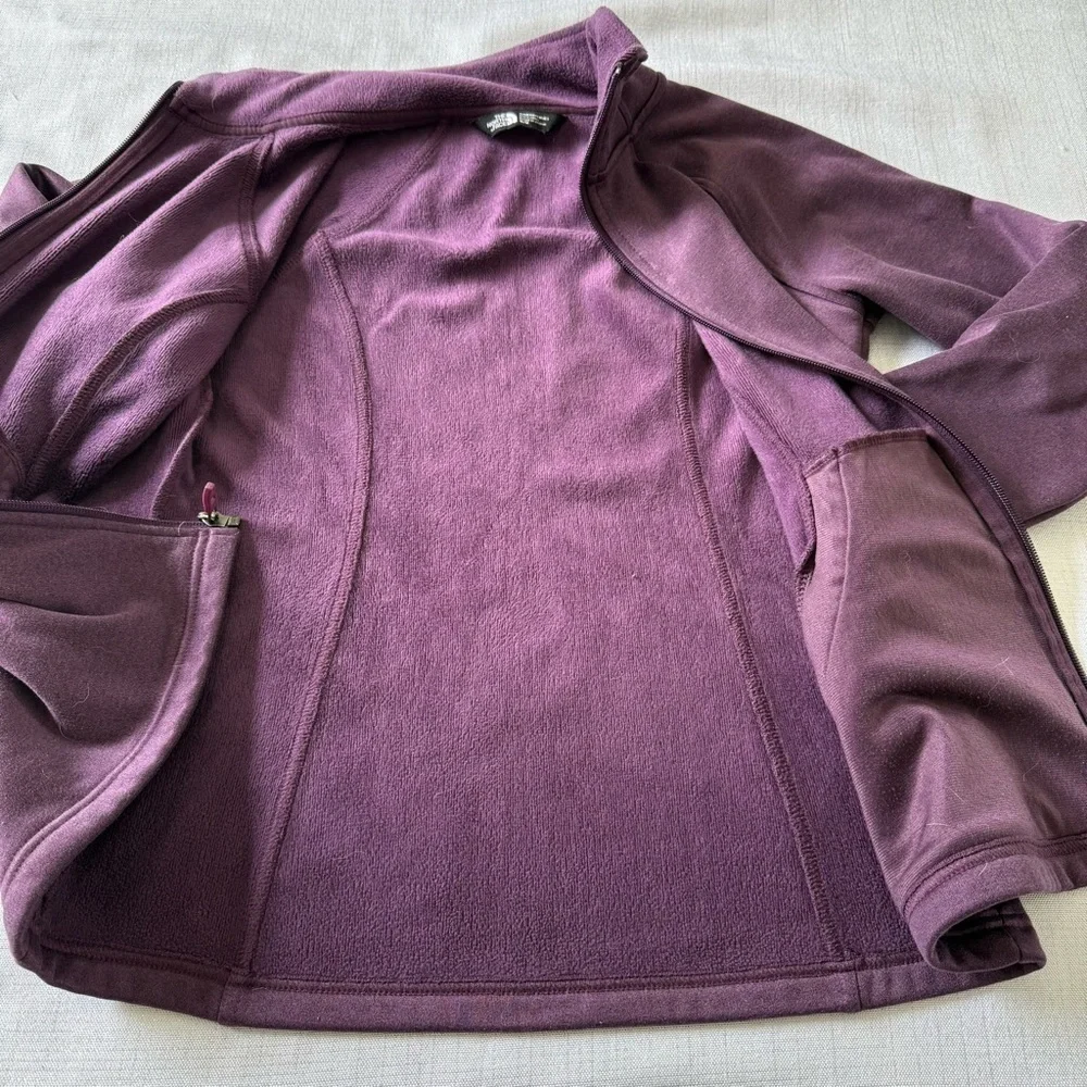 The North Face Women's Chest Logo Purple Zip Up Jacket Size M